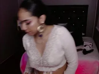 Live sex webcam photo for Catalina-Rose #240875908