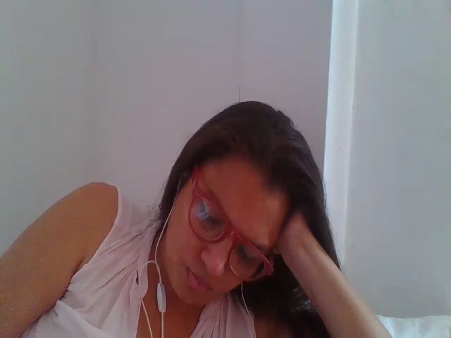 Live sex webcam photo for SweetLola01 #258282259