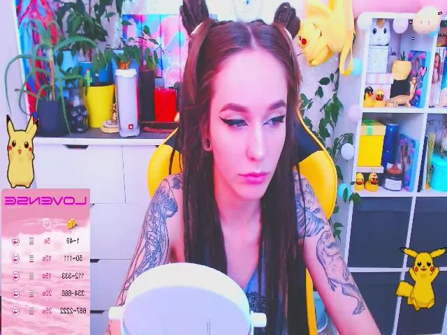 Live sex webcam photo for JinjerMoon #264252722