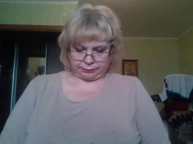Live sex webcam photo for LOLA88888 #242414193