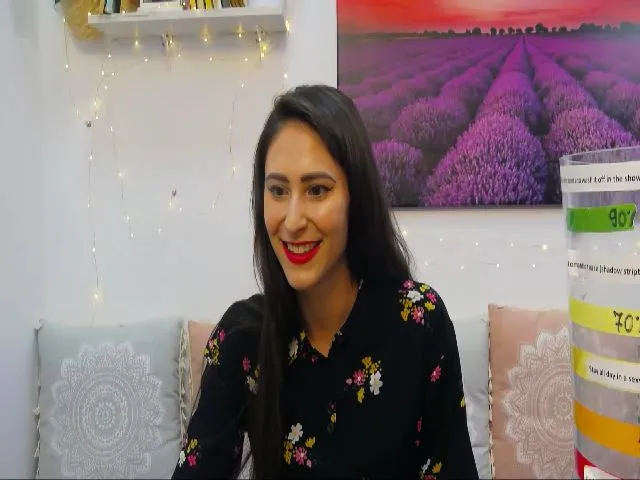 Live sex webcam photo for MaraW #256316117