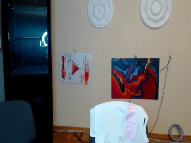 Live sex webcam photo for EmillyWillis #260588756