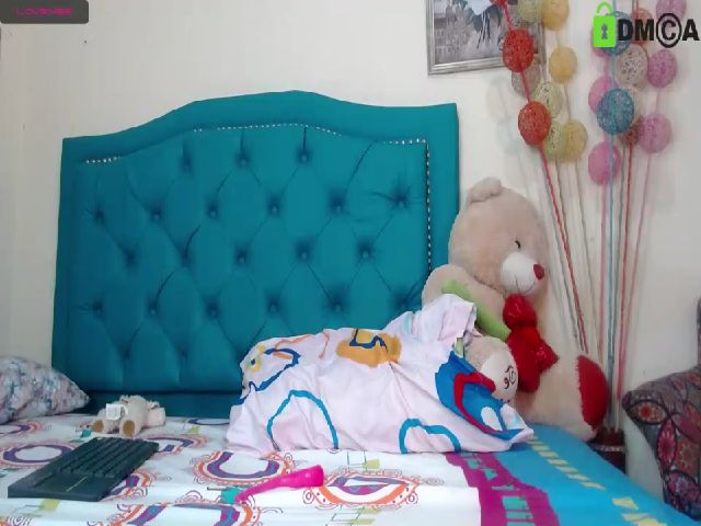 Live sex webcam photo for Lily_Baudinx #252930111