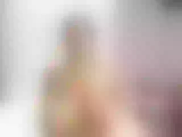 Live sex webcam photo for SweettEbony #241263296