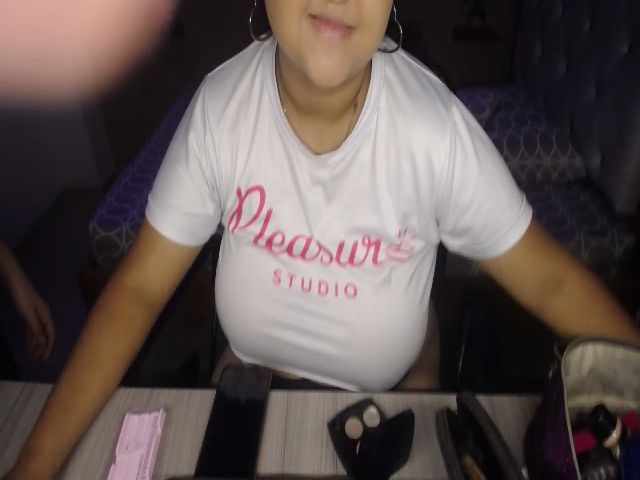 Live sex webcam photo for Mia_palmira #254465370