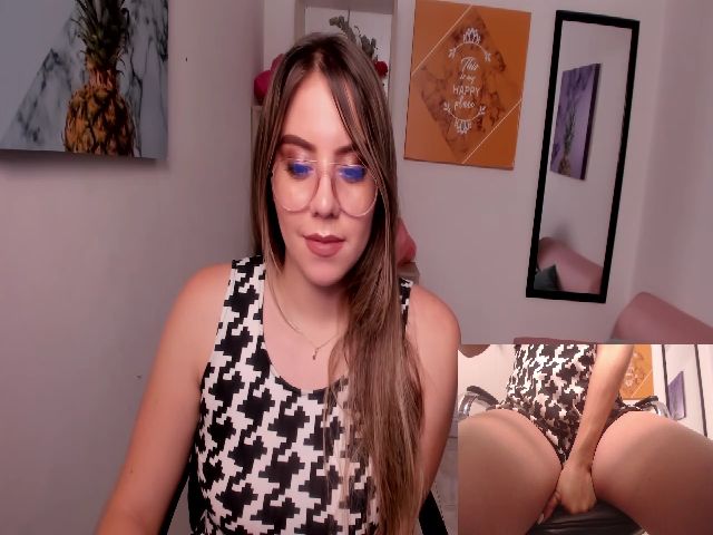 Live sex webcam photo for Camila_monet #260567324