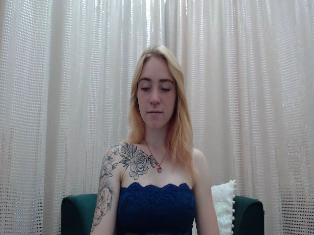 Live sex webcam photo for RedBerryy #264023293