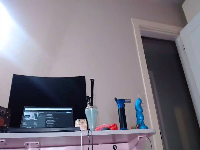 Live sex webcam photo for emilyhaze #258528777