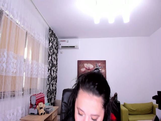 Live sex webcam photo for Charlotte4u #260436206