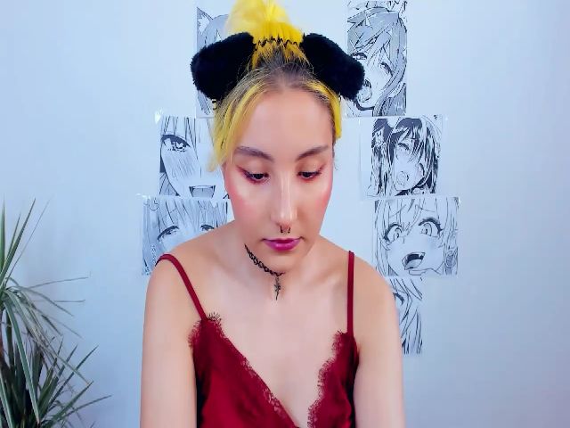 Live sex webcam photo for KarenIo #255857944