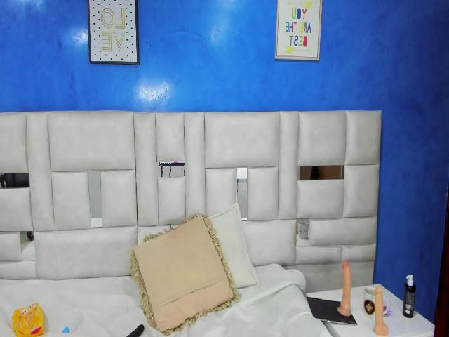 Live sex webcam photo for Scarlet_corte #255609783