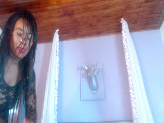 Live sex webcam photo for Sofia_ebony #256303598