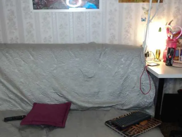 Live sex webcam photo for MiyaMei #240909767