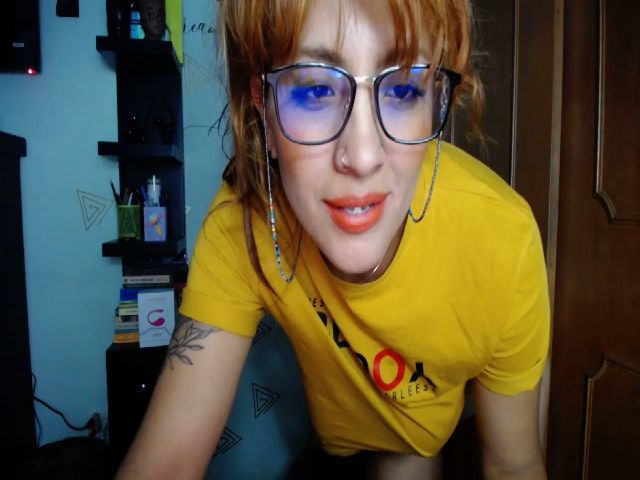 Live sex webcam photo for Golden_candy #252348476