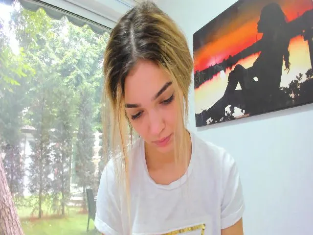 Live sex webcam photo for BelleM #264736680