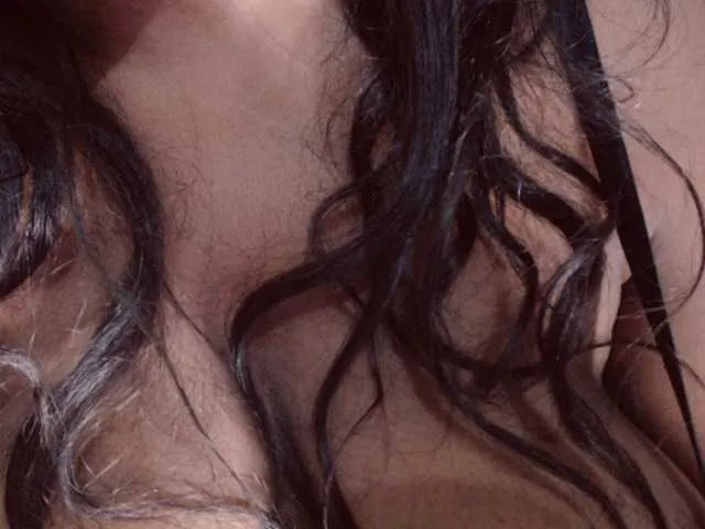 Live sex webcam photo for BigBustyBlack #241051574