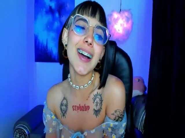 Live sex webcam photo for Angelsiinner #261393695