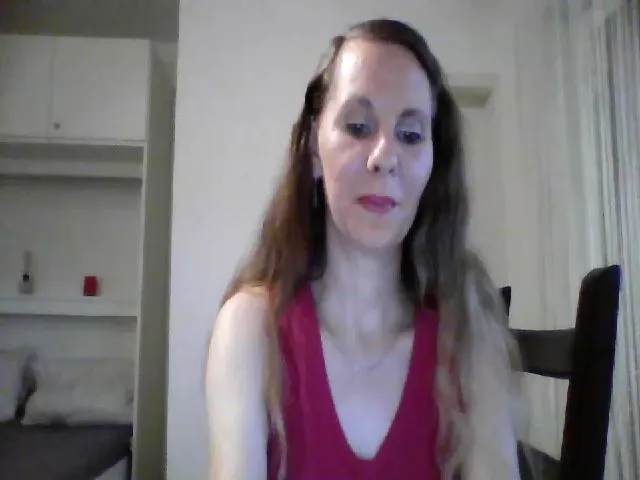 Live sex webcam photo for Naughtyliliy #260137476