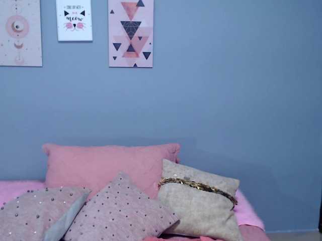 Live sex webcam photo for lucy-hott #242372551