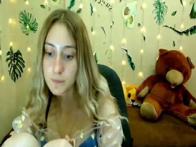 Live sex webcam photo for LinaRum__ #264808178