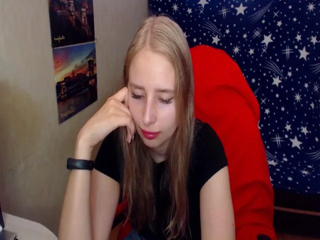 Live sex webcam photo for JessyGinger #256199212