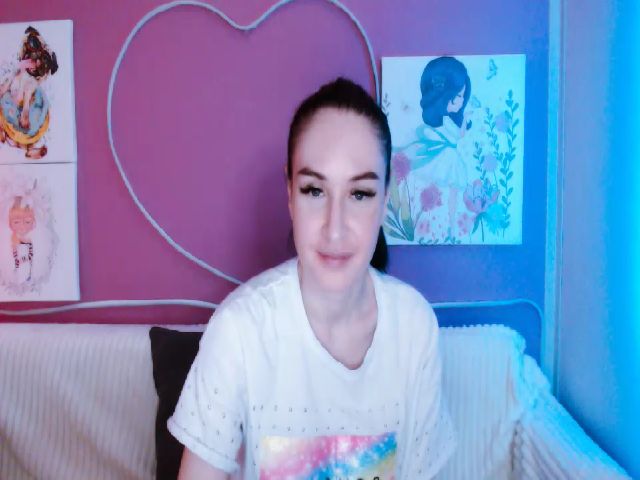 Live sex webcam photo for Lilly_Shine #254737683