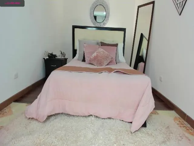 Live sex webcam photo for Lizztayler91 #258863507