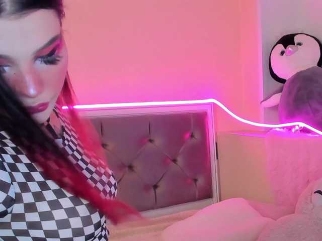 Live sex webcam photo for sweetbutty- #250769933