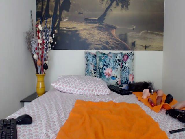 Live sex webcam photo for AikoTailor #287875999