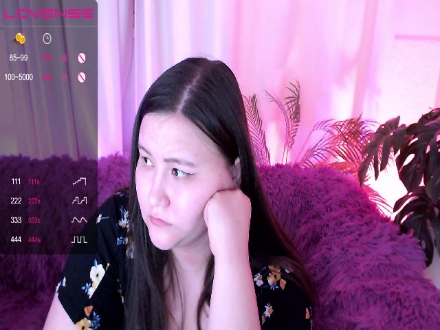 Live sex webcam photo for MinaMosss #256306224