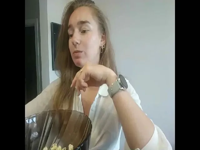 Live sex webcam photo for KandyGir #253410167