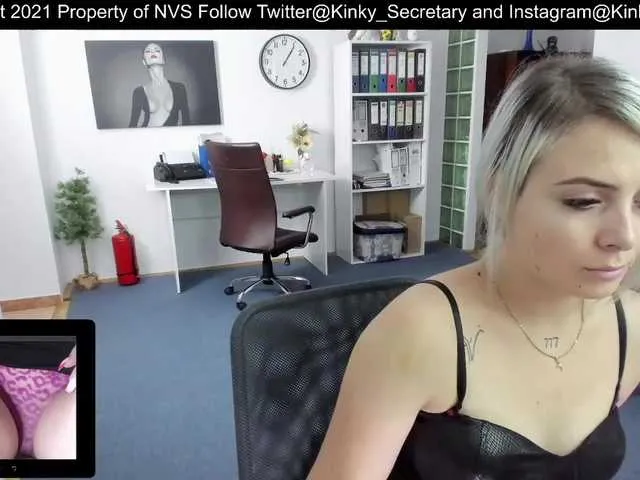 Live sex webcam photo for KinkyOffice #246776669