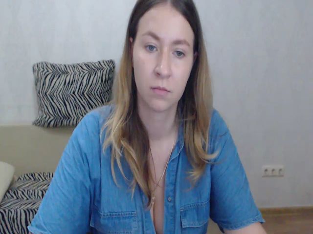 Live sex webcam photo for Emmillia #262054876