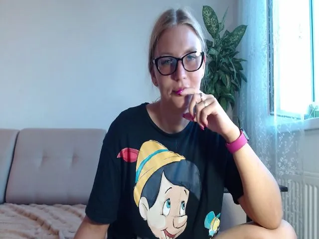 Live sex webcam photo for UrBlack_Kitty #252698528