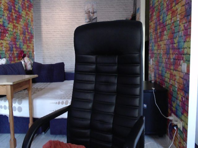 Live sex webcam photo for Kelly_Winter_ #253477841