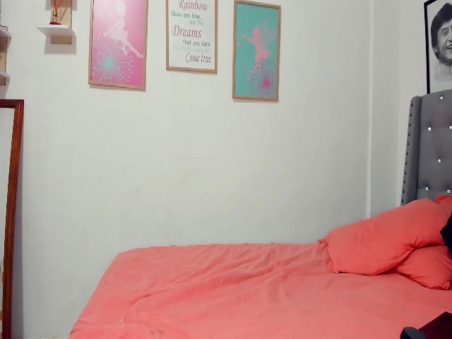 Live sex webcam photo for Ashlylovex #254117686