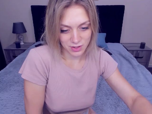 Live sex webcam photo for MeganKind #254704180