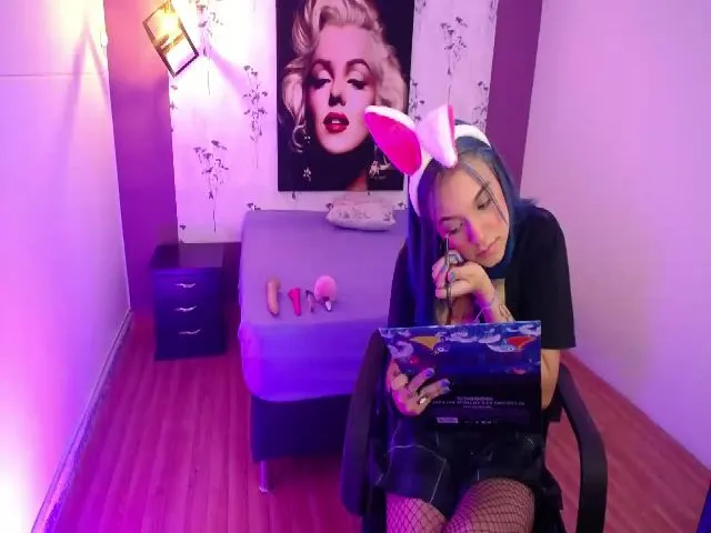 Live sex webcam photo for Spaaarkie #255350722