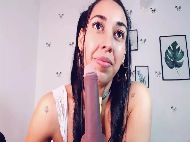 Live sex webcam photo for Tamy_bennett #252807341