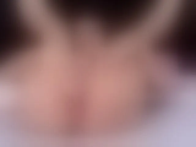 Live sex webcam photo for AnnieMiller- #240972671
