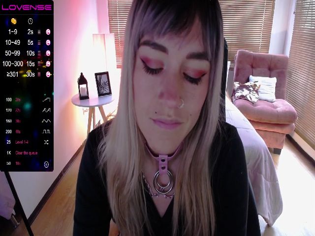 Live sex webcam photo for Kimjeniie #259976512