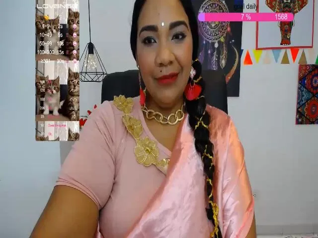 Live sex webcam photo for IndianMama #252554828