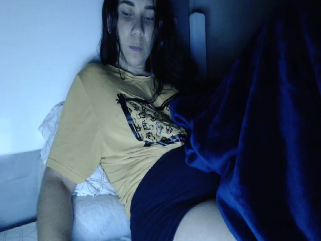 Live sex webcam photo for Joanne7 #253669670