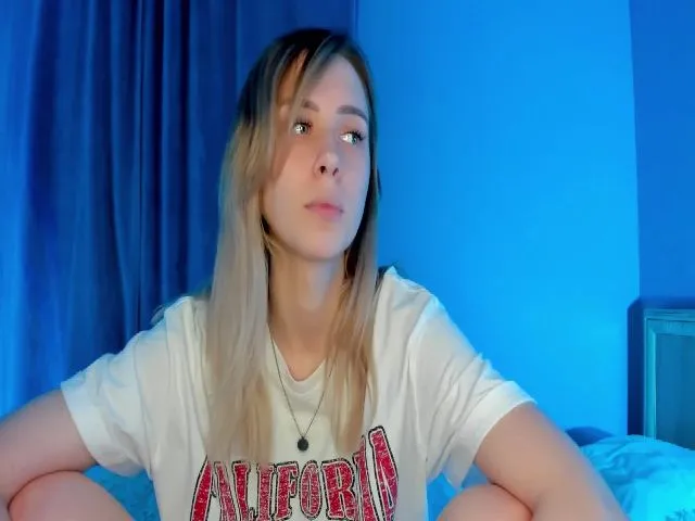 Live sex webcam photo for Jumphigherr #263878380