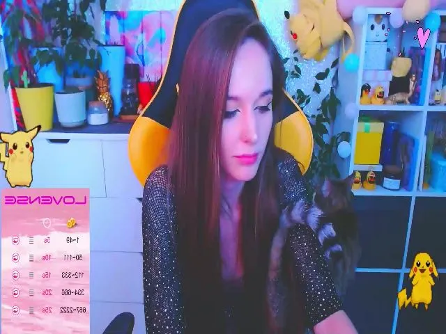 Live sex webcam photo for JinjerMoon #253814055