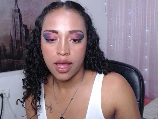 Live sex webcam photo for Angeluxxx #241006163