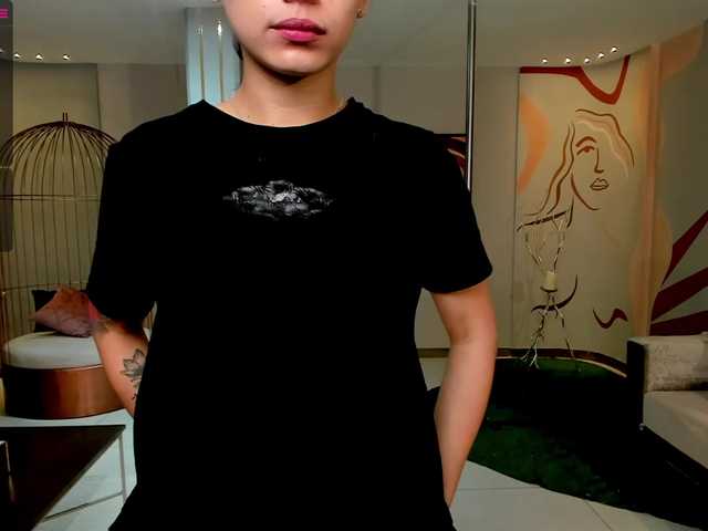 Live sex webcam photo for EllieMitchell #287929278