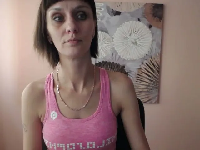 Live sex webcam photo for Abigail_i #262163229