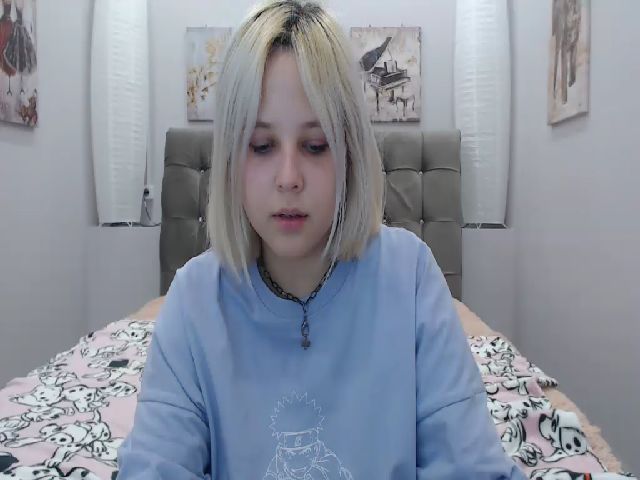 Live sex webcam photo for Helokit #253664384