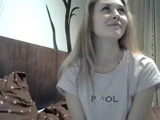 Live sex webcam photo for Lisenaok #240678478